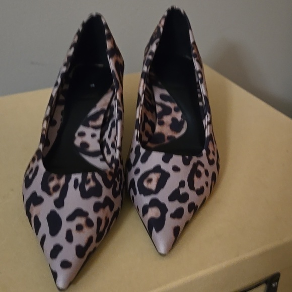 Zara Shoes - Zara Leopard Print Kitten Heels Size 37/US 6.5